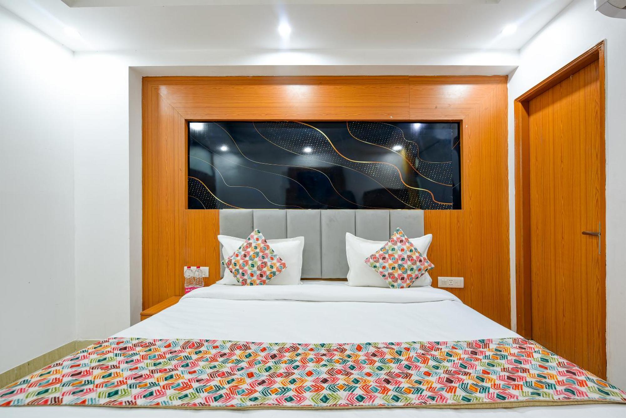 Hotel Galaxy Near Delhi Airport Nuova Delhi Esterno foto